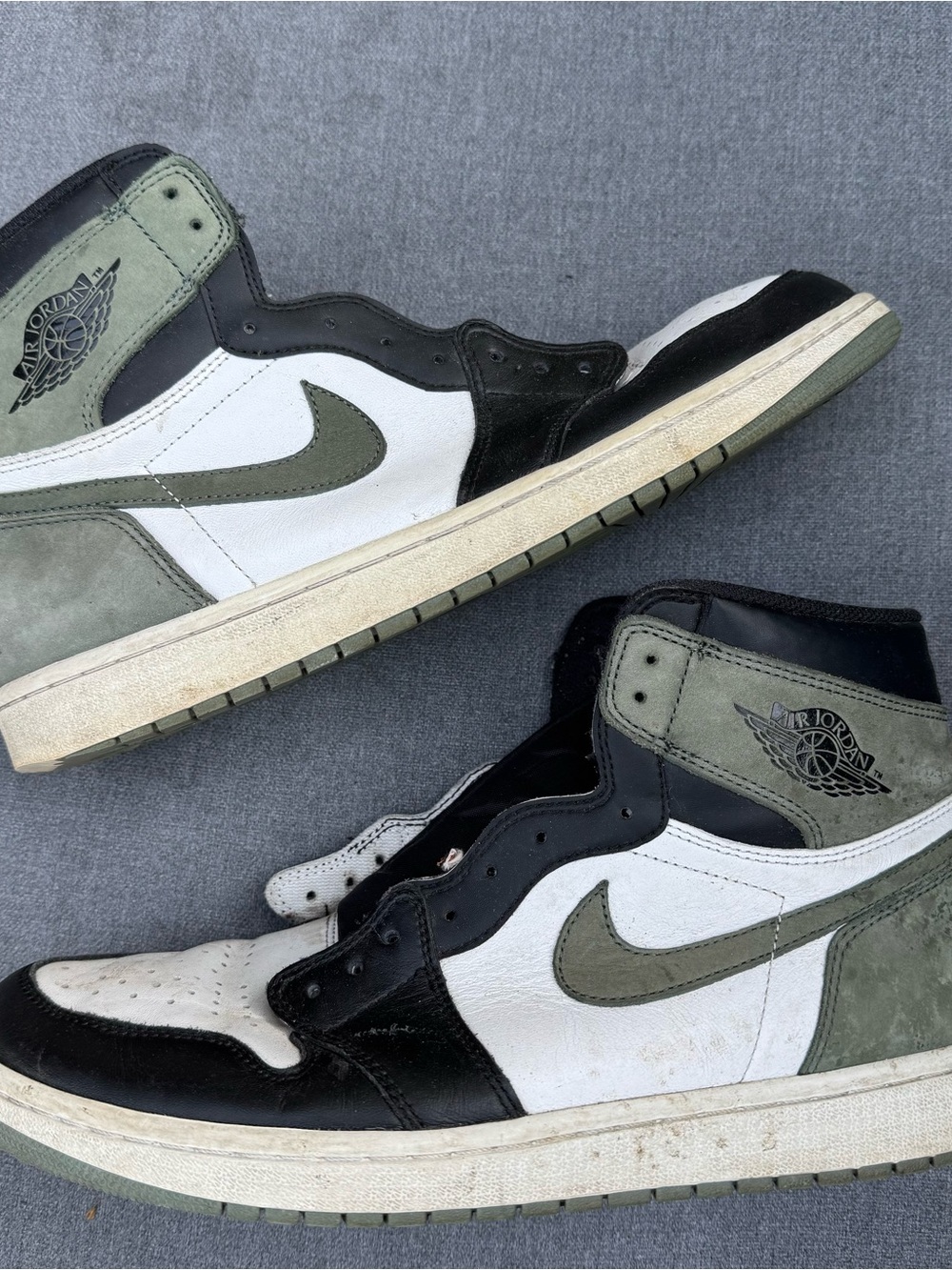 Air Jordan 1 High OG Olive/Black/White Men's Sneakers 555088-135 size 12 men Us